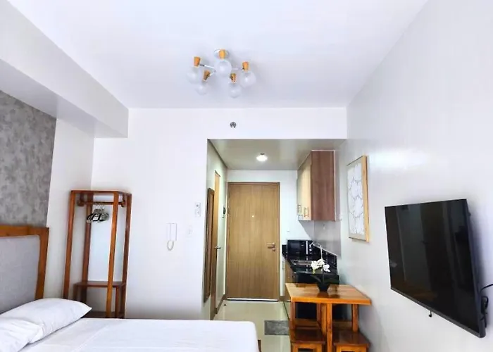 Apartment Red Makati Near Greenbelt, Salcedo & Makati Med