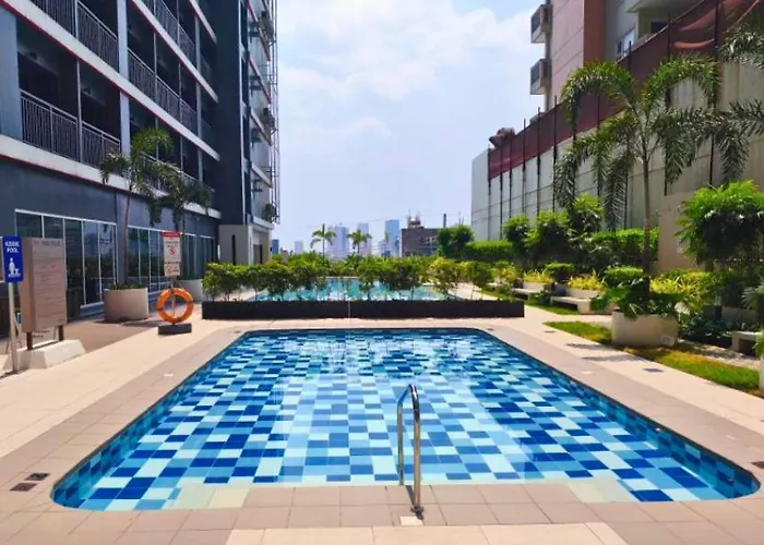 Red Makati Near Greenbelt, Salcedo & Makati Med *